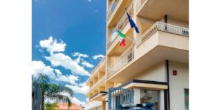 Nei giorni scorsi, personale dell’Ufficio Misure di Prevenzione del Commissariato di Siderno ha notificato due provvedimenti di D.Ac.Ur (Divieto di Accesso alle aree Urbane), emessi dal Questore di Reggio Calabria per il tramite della Divisione Anticrimine, per la durata di due anni, a due ventiduenni di Gioiosa Ionica