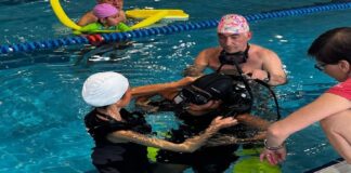 “E’ stata un’esperienza magnifica che ho vissuto in sicurezza e con grande naturalezza grazie agli istruttori di ‘Ecosfera Diving’ e Hsa Italia… al momento di saltare in acqua, senza suono, senza peso, senza distrazioni, tutto mi è stato chiaro… ero in un’altra dimensione… una sensazione incredibile con la percezione del mio corpo immerso, l’abbandono completo di tutto quello che poteva essere direzione, profondità e tempo: Voglio quindi consigliare a tutte quelle persone che convivono con delle disabilità di non escludere a priori questo sport perché così facendo si precluderebbero un mondo infinito di esperienze che non smette mai di stupire”