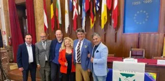“Quando soffiano i venti del cambiamento, c’è chi costruisce muri, chi mulini a vento”: 25 Maggio 2023… è trascorso 1 anno dalle elezioni e nella stessa Sede, nello stesso momento, “la Fimaa che vogliamo” festeggia in Assemblea, con gli Associati, quest’anno trascorso insieme, fra grandi iniziative e tante soddisfazioni