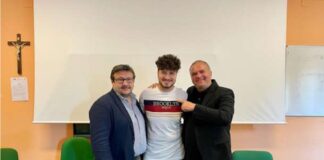 Il 16 ottobre 2022 sul palco del Messina Street Food Fest, Giuseppe Oriti, vincitore della kermesse dedicata al cibo di strada, che per il terzo anno aveva trionfato come Street fooder più apprezzato dal pubblico con il suo panino con porchetta di suino nero dei Nebrodi, aveva annunciato in diretta che il premio vinto sarebbe andato in favore di uno degli studenti più meritevoli dell’I.I.S. Antonello di Messina, che avevano dato il loro contributo alla manifestazione e arricchito la loro formazione con l’alternanza scuola lavoro