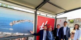 Simbolica consegna delle pensiline riqualificate delle fermate ATM, stamane al terminal-Gazzi, alla presenza del sindaco di Messina, Federico Basile, dell’assessore alla mobilità urbana, Salvatore Mondello, e dei componenti del Cda di ATM Messina Spa, Giuseppe Campagna (presidente), Carla Grillo e Salvatore Ingeneri (componenti)