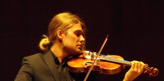Domenica 18 giugno, alle ore 19:45, nel suggestivo scenario di Taormina, va in scena la grande musica con David Garrett, che si esibirà con l’Orchestra del Teatro Vittorio Emanuele