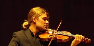 Domenica 18 giugno, alle ore 19:45, nel suggestivo scenario di Taormina, va in scena la grande musica con David Garrett, che si esibirà con l’Orchestra del Teatro Vittorio Emanuele