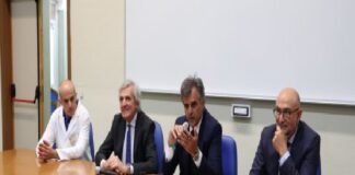 L’Aula Magna del Padiglione E dell’AOU “G. Martino” ha ospitato la presentazione dell’avvio delle attività del Ciclotrone, una macchina in grado di accelerare particelle nucleari che vengono poi inviate su un bersaglio che produce atomi radioattivi utilizzati per la sintesi di radiofarmaci ad uso clinico e per la ricerca