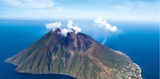 Al via il potenziamento del servizio di emergenza-urgenza nelle isole Eolie: dal 7 luglio a Panarea e Filicudi saranno operative per la prima volta due ambulanze, mentre la postazione del 118 già esistente a Lipari potrà contare anche su un secondo mezzo di soccorso
