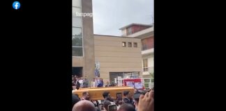 Dolore e tristezza a Sant’Antimo dove sono iniziati i funerali di Giulia Tramontano, uccisa a 29 anni a Milano, mentre era incinta al 7 mese di gravidanza