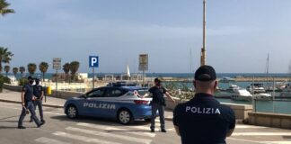 Nei giorni scorsi il Giudice per le Indagini Preliminari del Tribunale di Ragusa ha convalidato l’arresto operato dalla Squadra Mobile nei confronti di due tunisini rispettivamente di anni 27 e 22 che avevano rapinato un connazionale