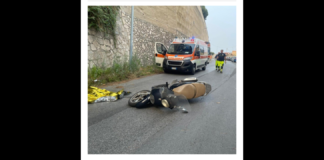 Durante la prima serata di oggi 29 giugno 2023, una persona 50enne di sesso maschile, per motivi in fase di verifica è deceduta dopo essere caduta dal parapetto di viale Italia finendo sulla sottostante via Primo Noviziato a Messina