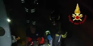 Ha toccato dei cavi elettrici mentre era con i suoi amichetti nella zona della ferrovia ed è rimasto folgorato, sbalzato lontano di un paio di metri