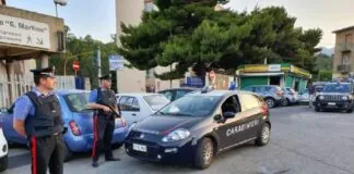 Ieri 27 luglio 2023, i Carabinieri della Stazione di Messina Gazzi, in esecuzione di un ordine di carcerazione, emesso dall’Ufficio Esecuzioni Penali della Corte d’Appello di Reggio Calabria, hanno arrestato un 35enne messinese, già noto alle Forze dell’Ordine, che dovrà scontare una pena definitiva di oltre 18 anni di reclusione per un cumulo di pene scaturite da diverse sentenze di condanna poiché riconosciuto responsabile dei reati di detenzione e traffico di stupefacenti