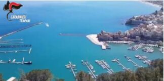 Per aumentare i costi della costruzione del porto di Castellammare del Golfo avrebbero dichiarato che i fondali friabili e sabbiosi fossero di dura pietra: per ingannare la Regione Siciliana che ha appaltato i lavori avrebbero portato in cantiere della pietra dura proveniente da una cava vicina