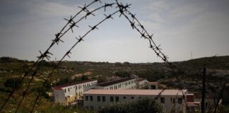 Rissa fra tunisini e sudanesi, per lo più minori, all’interno dell’hotspot di Lampedusa: almeno un centinaio i migranti coinvolti… a riportare la calma sono stati i poliziotti in servizio nella struttura di primissima accoglienza di contrada Imbriacola