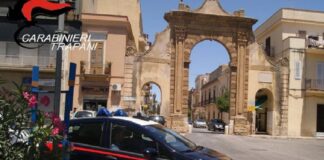 Una ladra denunciata mentre rovista all’interno di un appartamento: a fermarla appena in tempo i carabinieri della compagnia di Castelvetrano