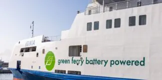La nave Iginia di Rete Ferroviaria Italiana viaggia anche a batterie: l’imbarcazione della flotta di RFI (capofila del Polo Infrastrutture del gruppo FS), in servizio nello Stretto di Messina, è infatti ancora più green grazie a un nuovo sistema di batterie che la rende la prima nave a propulsione ibrida in Italia