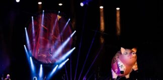 Dopo il doppio sold out al Teatro Golden di Palermo e al Metropolitan di Catania, i Pink Floyd Legend tornano in Sicilia accompagnati da coro e orchestra con Atom Heart Mother, il concerto-evento che, dopo aver registrato il tutto esaurito in ogni sua data (dagli Arcimboldi di Milano allo Sferisterio di Macerata, dalla Sala Santa Cecilia del Parco della Musica di Roma al Teatro Colosseo di Torino), arriva per la prima volta in Sicilia il 24 agosto a Villa Bellini a Catania e il 25 al Teatro di Verdura di Palermo