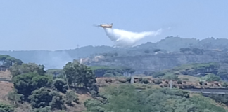 È dalle ore 02.00 della notte scorsa, che i vigili del Fuoco di Messina hanno dovuto impegnarsi per spegnere un imponente incendio che ha interessato varie abitazioni e infrastrutture