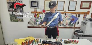 I carabinieri di Canicattini Bagni hanno arrestato un pregiudicato di 50 anni per ricettazione e detenzione abusiva di armi