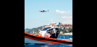 Personale dell’Ufficio Locale Marittimo di Giardini Naxos, diretto dal Luogotenente Michele Lombardo, ha sanzionato due conduttori acquascooter per aver pilotato gli stessi senza la prevista patente nautica e senza aver indossato il casco protettivo