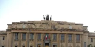 Il sostituto procuratore della Procura della Repubblica di Messina…, dottor Marco Accolla ha avviato un’inchiesta relativa alla tragica morte di una donna 62enne, N.L., avvenuta lo scorso 24 agosto durante una procedura di gastroscopia presso uno studio privato polispecialistico della città