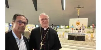 Il segretario nazionale dell’Ucsi Salvatore Di Salvo, ieri pomeriggio, ha incontrato il segretario generale della Conferenza Episcopale Italiana S.E. Mons. Giuseppe Baturi, arcivescovo di Cagliari davanti al quadretto della Madonna delle Lacrime, all’interno del Santuario Madonna delle Lacrime di Siracusa