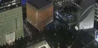 Alla vigilia dell’anniversario dell’11 settembre, le autorità di New York hanno dato un nome ad altre due vittime delle stragi: l’uomo e la donna, i cui nomi non sono stati resi pubblici su richiesta delle famiglie, sono rispettivamente la 1.648esima e 1.649esima vittima che l’ufficio del medico legale ha identificato, ha annunciato un portavoce del sindaco, grazie a test avanzati del Dna