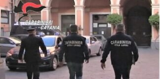 Una panineria e una pizzeria chiusi perché pieni zeppi di lavoratori in nero, in un bar invece multe salate: in totale quasi 50 mila euro di sanzioni mentre la titolare di un’attività è stata anche denunciata alla Procura