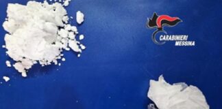 Ieri sera, nell’ambito dei servizi di controllo del territorio, predisposti quotidianamente dalla Compagnia Carabinieri di Milazzo, soprattutto nelle aree portuali presso i terminal degli aliscafi ed i moli delle navi di linea presenti nell’arcipelago eoliano, i Carabinieri della Stazione di Vulcano hanno arrestato, in flagranza di reato, un 38enne per detenzione ai fini di spaccio di sostanze stupefacenti