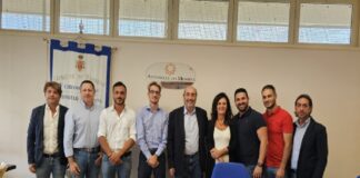 L’assessore con delega all’Attuazione del Decentramento Amministrativo e alle Politiche Scolastiche Pietro Currò ha incontrato ieri nella sede della V municipalità di Messina, il presidente Raffaele Verso e l’intero consiglio circoscrizionale, nell’ambito delle attività, di concerto con il sindaco Federico Basile, relative all’attuazione del Decentramento Amministrativo