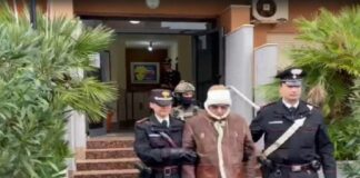 È appesa a un filo sottilissimo la vita del boss mafioso Matteo Messina Denaro, ricoverato in coma irreversibile nel reparto detenuti dell’ospedale San Salvatore dell’Aquila: i medici, per il momento, non hanno ancora sospeso l’alimentazione artificiale del capomafia, ma le condizioni di Messina Denaro diventano sempre più critiche di ora in ora