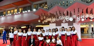 “Si è appena conclusa una due giorni intensa e carica di emozioni alla Mostra del Cinema di Venezia… una vetrina prestigiosa, in cui insieme alla Commissione bicamerale contro il Femminicidio, abbiamo acceso i riflettori su un dramma che purtroppo ogni giorno continua a mietere vittime: Oggi abbiamo anche visitato il Centro antiviolenza di Mestre, una realtà che merita di essere supportata con fermezza e determinazione”