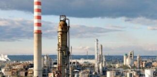 «L’emanazione del decreto governativo sull’Isab di Priolo, da parte dei ministri Urso e Pichetto Fratin, consente l’immediato avvio degli interventi per assicurare il rispetto dei valori soglia ambientali, tutelando la salute dei cittadini e garantendo, al contempo, la piena riattivazione degli impianti di depurazione consortile»