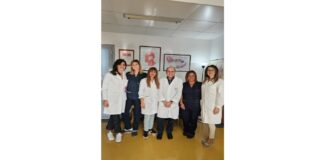 Risultati efficaci su pazienti affetti da miastenia grave grazie a terapie innovative: l’UOC di Neurologia e Malattie Neuromuscolari dell’AOU “G. Martino” di Messina, diretta dal Prof. Carmelo Rodolico, è uno dei pochi centri in Italia a somministrare alcuni farmaci specifici che, avvalendosi di nuovi anticorpi monoclonali, riescono a colpire direttamente il bersaglio, cioè quella anomalia presente nel sistema immunitario che innesca la malattia