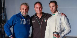 “La stoccata vincente” porta sullo schermo per la prima volta, domenica 24 settembre su Rai 1 alle 21.25, la vera storia del campione mondiale di scherma Paolo Pizzo – interpretato da Alessio Vassallo – con Flavio Insinna nei panni del padre, Piero