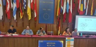 Nell’ambito del Piano Strategico Urbano, Metropolitano e dell’Area dello Stretto di Messina, l’assessore con delega alla Manutenzione Beni e Servizi, d’intesa con il sindaco Federico Basile e il vicesindaco Salvatore Mondello, ha convocato stamani nel salone delle Bandiere a palazzo Zanca un incontro su tavoli tematici nei quartieri, invitando i presidenti delle municipalità cittadine, i dirigenti degli istituti scolastici secondari di I e II grado, rappresentanti di Confcommercio, Confesercenti, Confindustria, Confartigianato e Federalberghi Messina