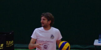 Villafranca Tirrena: È una Sicily Beach Volley School che guarda alla pallavolo in casa propria a 360°… per la prima squadra, che disputerà il prossimo campionato di Serie B Nazionale, dopo aver ingaggiato coach Zappalà puntando ad un progetto giovane e a lungo termine, individuato Emanuele Messina quale assistente allenatore