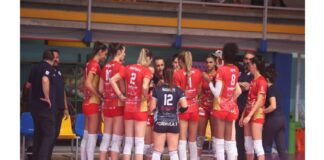 Dopo i primi due set di sofferenza, le ragazze di coach Bonafede trovano carattere e incisività portando a casa una sofferta vittoria al tie break