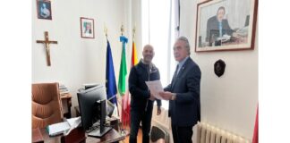 Nell’ambito di una crescita programmata e di un rinsaldamento dei rapporti con il territorio, nei giorni scorsi si è tenuto un proficuo incontro tra i vertici di Akademia Città Di Messina e quelli dell’Ufficio Scolastico Territoriale, al termine del quale il presidente Costantino, in rappresentanza del club sportivo messinese, ed il Provveditore Stello Vadalà, dell’Istituzione, hanno sottoscritto un protocollo d’intesa denominato “Studenti e Pallavolo Idea Scuola-Akademia Challenge”