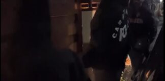 Su delega del Procuratore della Repubblica f.f., si comunica che nella mattinata odierna i Carabinieri del Raggruppamento Operativo Speciale e del Comando Provinciale di Napoli, hanno eseguito un provvedimento di custodia cautelare, emesso dal GIP di Napoli su richiesta dalla locale Direzione Distrettuale Antimafia nei confronti di 27 indagati poiché gravemente indiziati a vario titolo dei reati di associazione mafiosa, concorso esterno in associazione mafiosa, estorsione aggravata, violenza privata aggravata, associazione a delinquere finalizzata alle turbative d’asta aggravata agevolata, associazione a delinquere aggravata dall’aver agevolato un clan mafioso e dal carattere della transnazionalità finalizzata al contrabbando dei tabacchi lavorati esteri