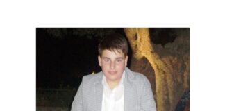 Non sono bastati più di sette anni tra indagini e processo: non c’è ancora nessun colpevole per la morte di Salvatore d’Agostino, il 15enne di Gaggi, nel Messinese, deceduto nel 2016 dopo essere rimasto folgorato urtando un faretto nella piazza del suo paese, in un luogo accessibile a tutti, mentre giocava a calcio con gli amici