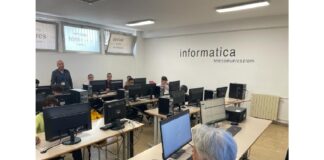 Conoscere uno scrittore, potervi dialogare, facendosi condurre nell’affascinante e suggestivo immaginario che i libri custodiscono e ispirano, è quanto accaduto nella mattinata di giovedì 26 ottobre agli studenti del tecnologico “Majorana” di Milazzo che, dopo aver ospitato nell’Aula magna la scrittrice Simonetta Agnello Hornby, hanno continuato l’esperienza direttamente in classe