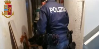 Caltanissetta, viavai sospetto da un’abitazione: i poliziotti della Polizia di Stato nelle ore scorse, hanno arrestato un cinquantenne per detenzione ai fini di spaccio di cocaina e hashish