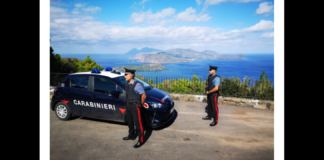 Nel pomeriggio dell’11 ottobre 2023, i Carabinieri della Stazione di Vulcano hanno arrestato un 62enne, già noto alle Forze dell’Ordine, in esecuzione di una misura cautelare in carcere emessa dal G.I.P. del Tribunale di Barcellona Pozzo di Gotto, sul cui conto sono emersi gravi indizi di colpevolezza in ordine al reato di maltrattamenti contro familiari e conviventi