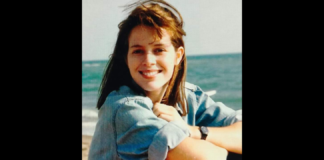 “Nel 1983, in questo mese, usciva ‘Acqua e Sapone’, una delle commedie che mi riporta a tanti cari ricordi: Una bella atmosfera, la presenza efficace della Sora Lella, il roscio Fabrizio Bracconeri, l’amabile Florinda Bolkan e tanti trasteverini e testaccini come generici parlanti”