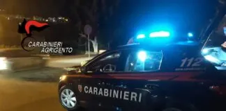 I Carabinieri del Nucleo Operativo e Radiomobile della Compagnia di Sciacca e della Stazione di Caltabellotta, hanno sottoposto a fermo di indiziato di delitto un cittadino marocchino di 34 anni, Elfaqui hin Hakim, residente a Villabate, nel palermitano ritenuto responsabile dell’omicidio di un suo connazionale di 29 anni, avvenuto nella tarda serata di sabato scorso in una tendopoli stagionale in via Triokola a Caltabellotta