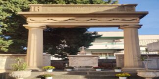 Organizzata dalla II Circoscrizione, presieduta da Davide Siracusano, si svolgerà lunedì 6 novembre, alle ore 10.15, presso il monumento ai Caduti di Contesse la commemorazione dei Caduti di tutte le guerre, dell’Unità d’Italia e delle Forze Armate, alla presenza del sindaco di Messina Federico Basile, dell’assessore ai Rapporti con i Comitati Civici e le Municipalità Massimiliano Minutoli e di altre autorità civili, militari e religiose