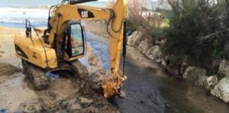 Al via le iniziative della Regione Siciliana per salvaguardare il mare dall’aggressione delle plastiche e di altri materiali inquinanti: gli interventi rientrano tra quelli previsti dalla legge 17 maggio 2022, n. 60, la cosiddetta “SalvaMare”, che assegna fondi per realizzare opere nei corsi d’acqua, mirate a individuare e rimuovere i rifiuti galleggianti