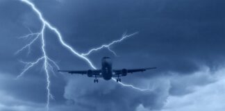 Grande paura nel pomeriggio di ieri 02 novembre 2023 a bordo del volo Milano-Reggio Calabria partito da Linate alle 14:31 e poi dirottato a Roma per un atterraggio d’emergenza a Fiumicino dove l’aereo è arrivato alle 15:58 dopo circa 40 minuti di autentico terrore