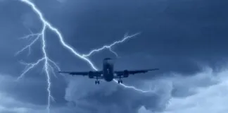 Grande paura nel pomeriggio di ieri 02 novembre 2023 a bordo del volo Milano-Reggio Calabria partito da Linate alle 14:31 e poi dirottato a Roma per un atterraggio d’emergenza a Fiumicino dove l’aereo è arrivato alle 15:58 dopo circa 40 minuti di autentico terrore