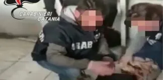 Smantellato nelle ore scorse a Catania in uno dei rioni popolari della città un deposito di armi e arrestato il custode: è successo al quartiere San Cristoforo con un’operazione dei carabinieri della Squadra Lupi
