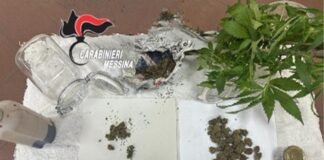 Nei giorni scorsi, in esecuzione di un provvedimento per la carcerazione, i Carabinieri della Stazione di Messina Bordonaro hanno arrestato un 41enne messinese, già noto alle Forze dell’Ordine, che dovrà scontare la pena residua di un anno e due mesi di reclusione poiché condannato per il reato di porto di oggetti atti ad offendere, commesso a Messina nell’ottobre 2018